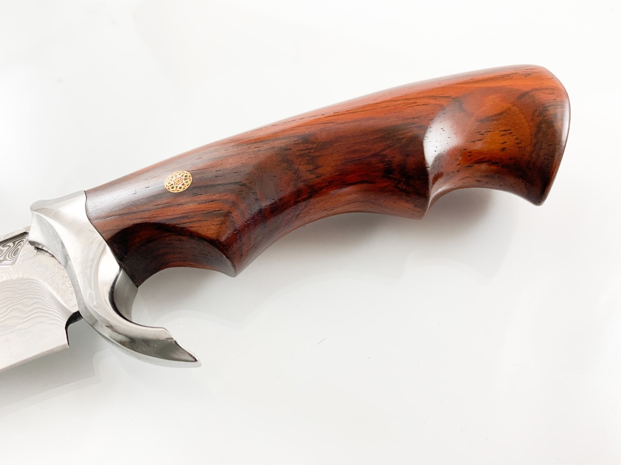 Ловен нож Bowie ръчно направен от дамаска японска стомана