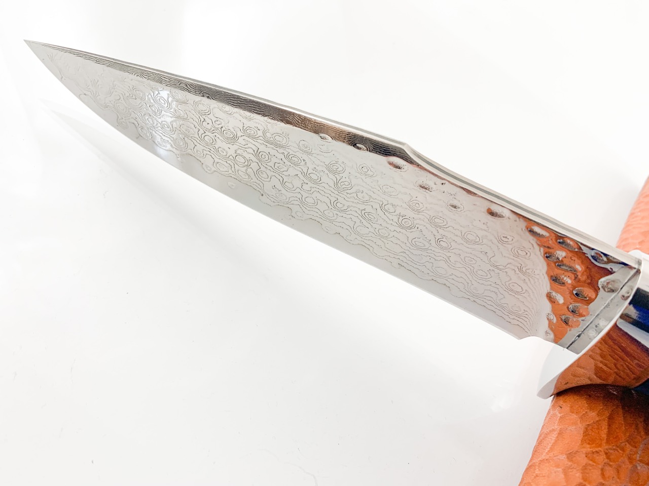 Ловен нож от японска дамаска стомана , дръжка от сандалово дърво