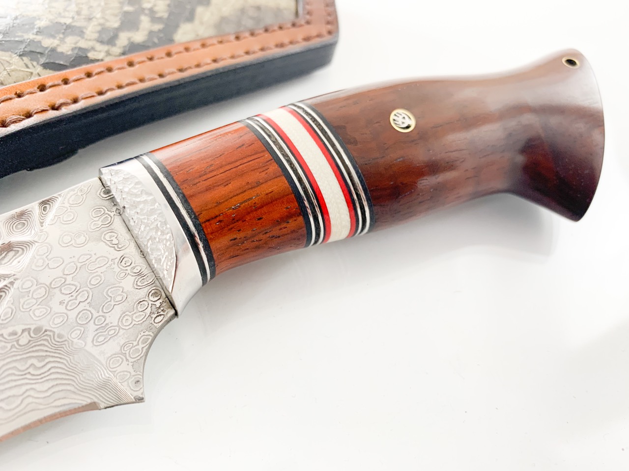 Ловен нож Bowie ръчно направен от дамаска японска стомана танто острие