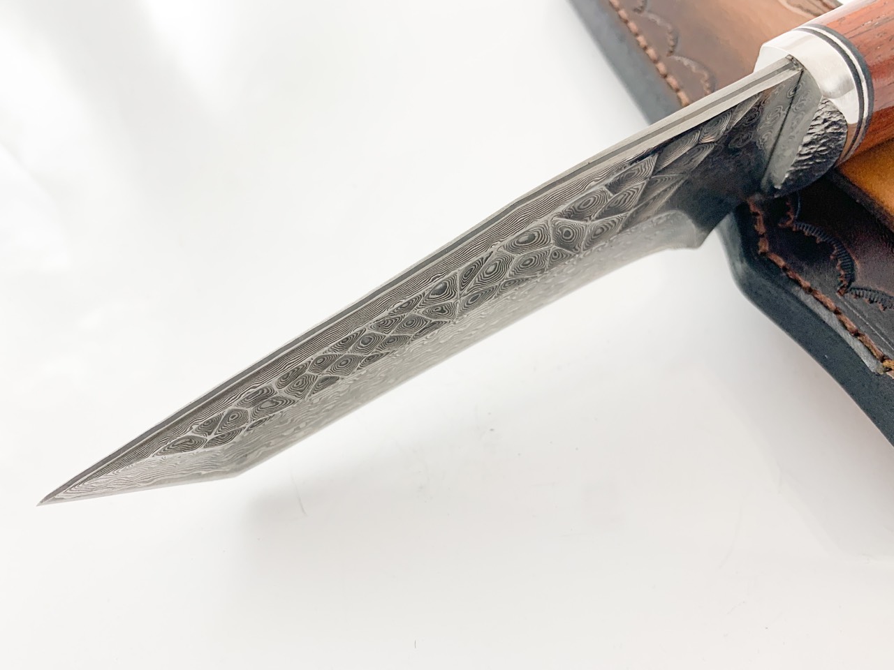 Ловен нож Bowie ръчно направен от дамаска японска стомана танто острие