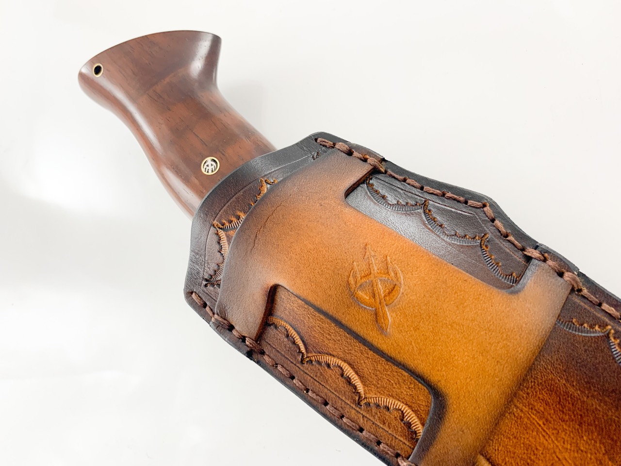 Ловен нож Bowie ръчно направен от дамаска японска стомана танто острие