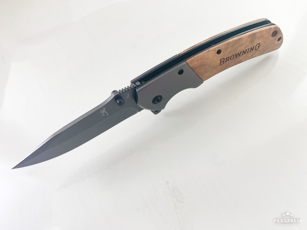 Browning 354 - Сгъваем автоматичен нож с иноксово покритие на острието