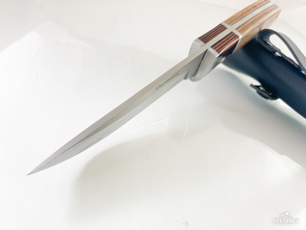 Руски ловен нож с кожена кания Охотник подходящ за къмпинг и туризъм