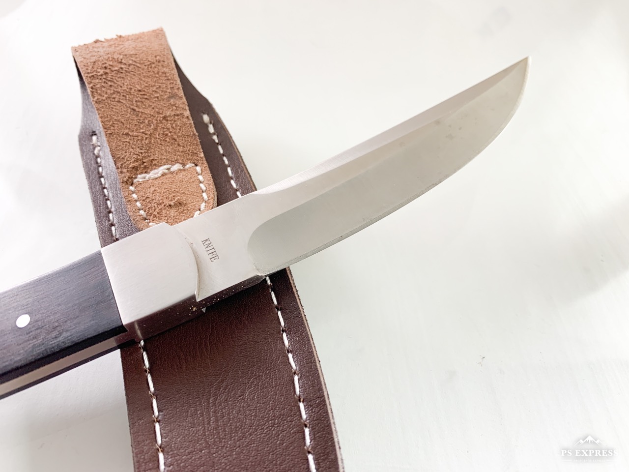 Ловен нож с кожена кания и извито острие KnifeSD подходящ за къмпинг и туризъм