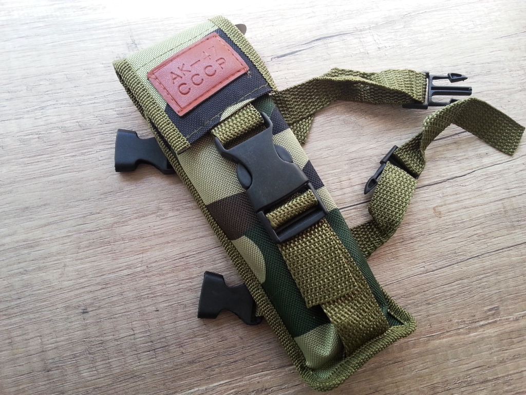 Военен тактически масивен голям сгъваем нож - AK-47