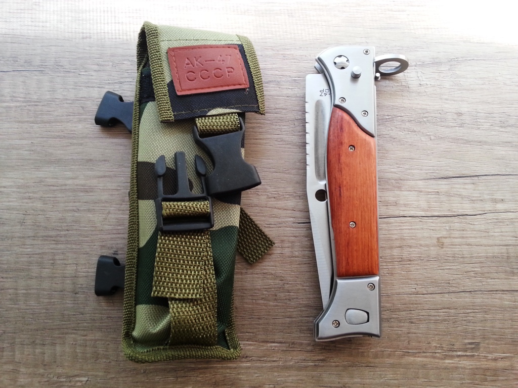 Военен тактически масивен голям сгъваем нож - AK-47