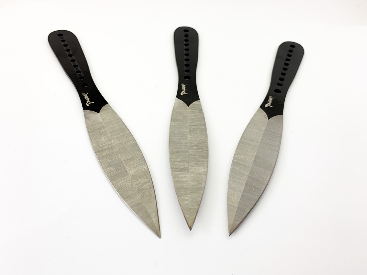 Много добре балансирани ками / ножове за хвърляне - Tomahawk Много добре балансирани ками / ножове за хвърляне - Tomahawk