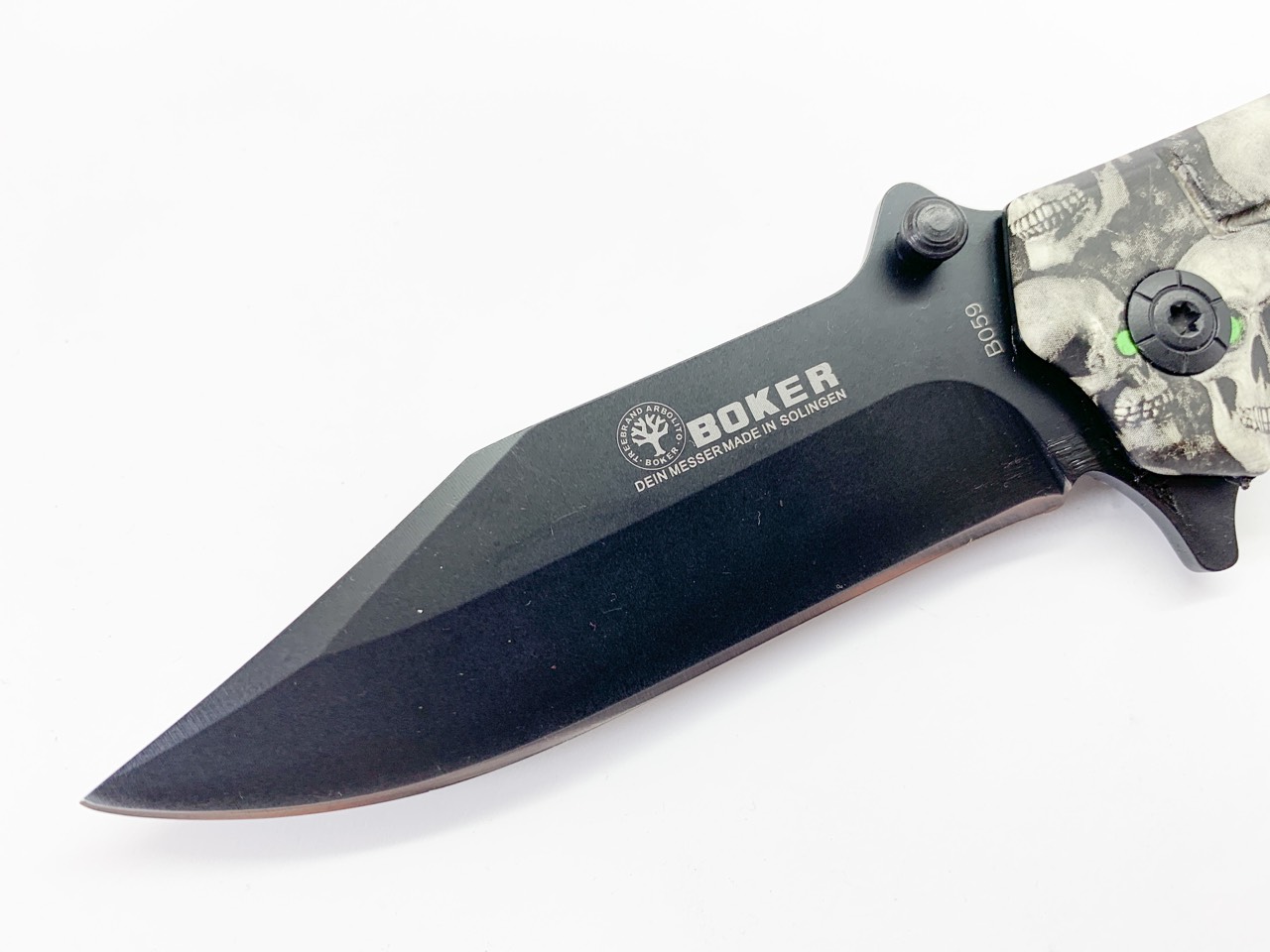 BOKER SKULL B059-сгъваем джобен нож с черепи