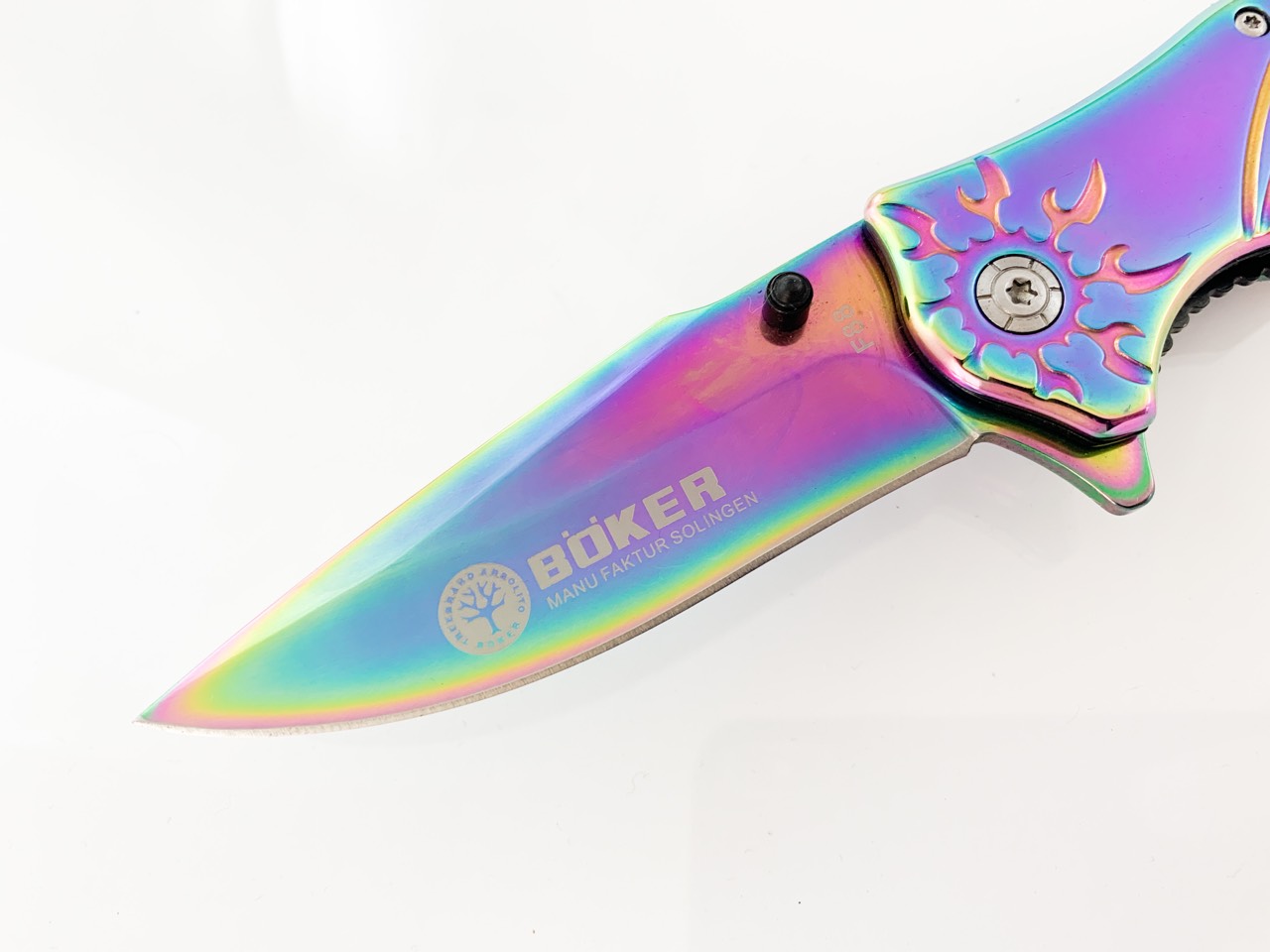 Масивен тежък полуавтоматичен нож цвят хамелеон - Boker F88 Масивен тежък полуавтоматичен нож цвят хамелеон - Boker F88