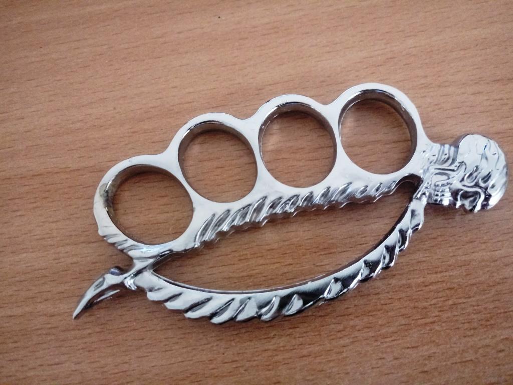 Метален тежък бокс с форма на череп-Бял