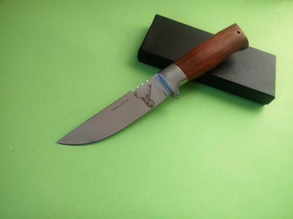 Руски ловен нож с гравиран Оленъ на острието-стал 65х13