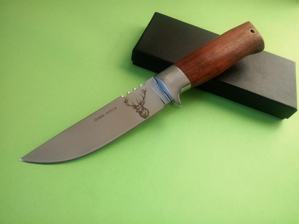 Руски ловен нож с гравиран Оленъ на острието-стал 65х13