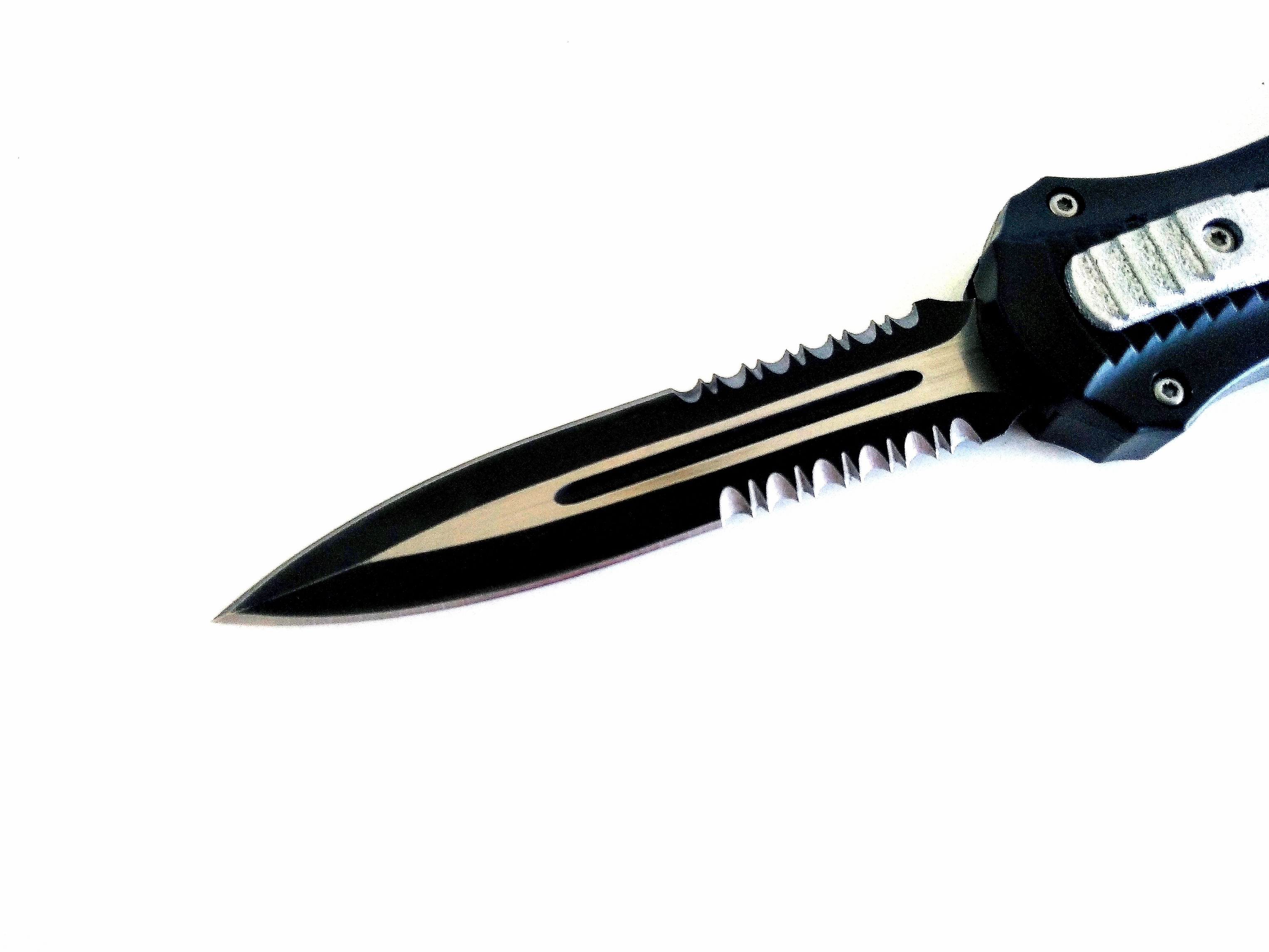 Microtech Black OTF- сгъваем автоматичен нож тип кама с една втора серетирано острие Microtech Black OTF- сгъваем автоматичен нож тип кама с една втора серетирано острие
