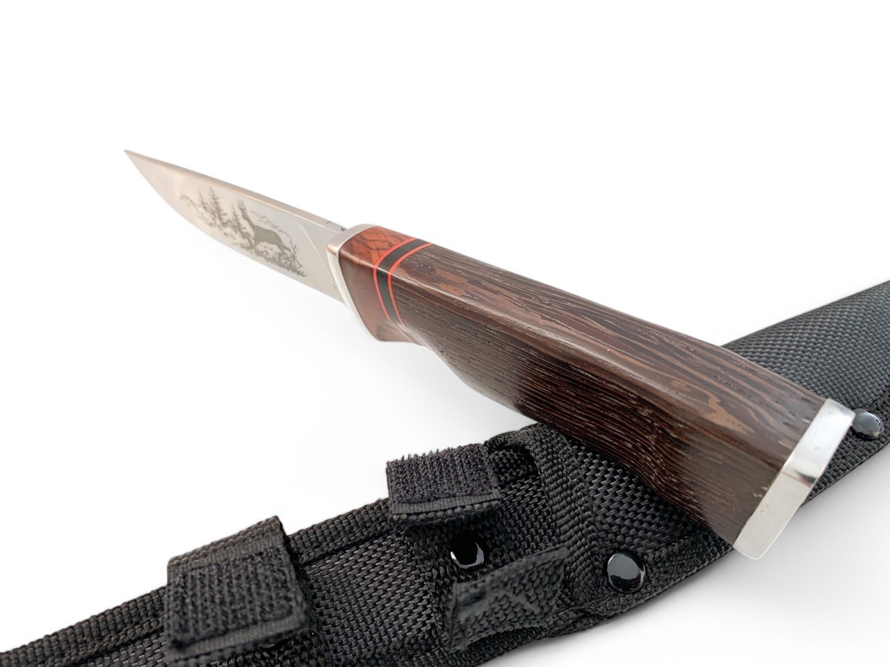 Ловен нож ЛЕВ с дървена дръжка и гравирано острие