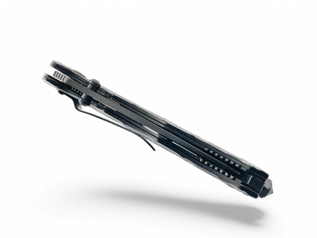 Детайл на дръжката на нож Black Steel B091
