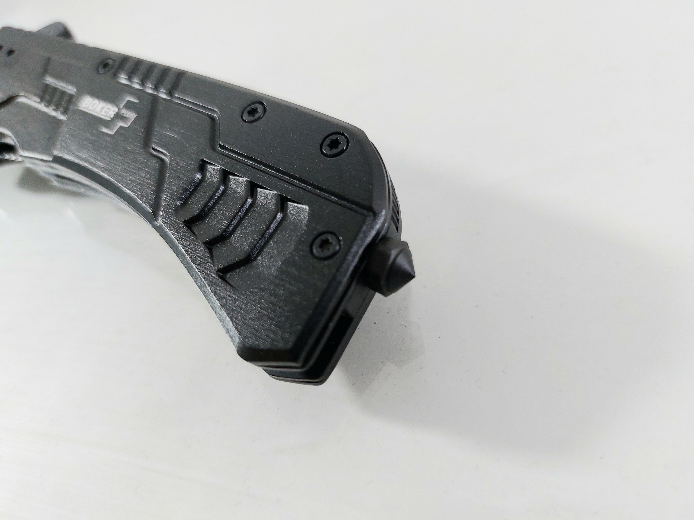Сгъваем автоматичен масивен джобен нож една втора серетирано острие - Boker B073