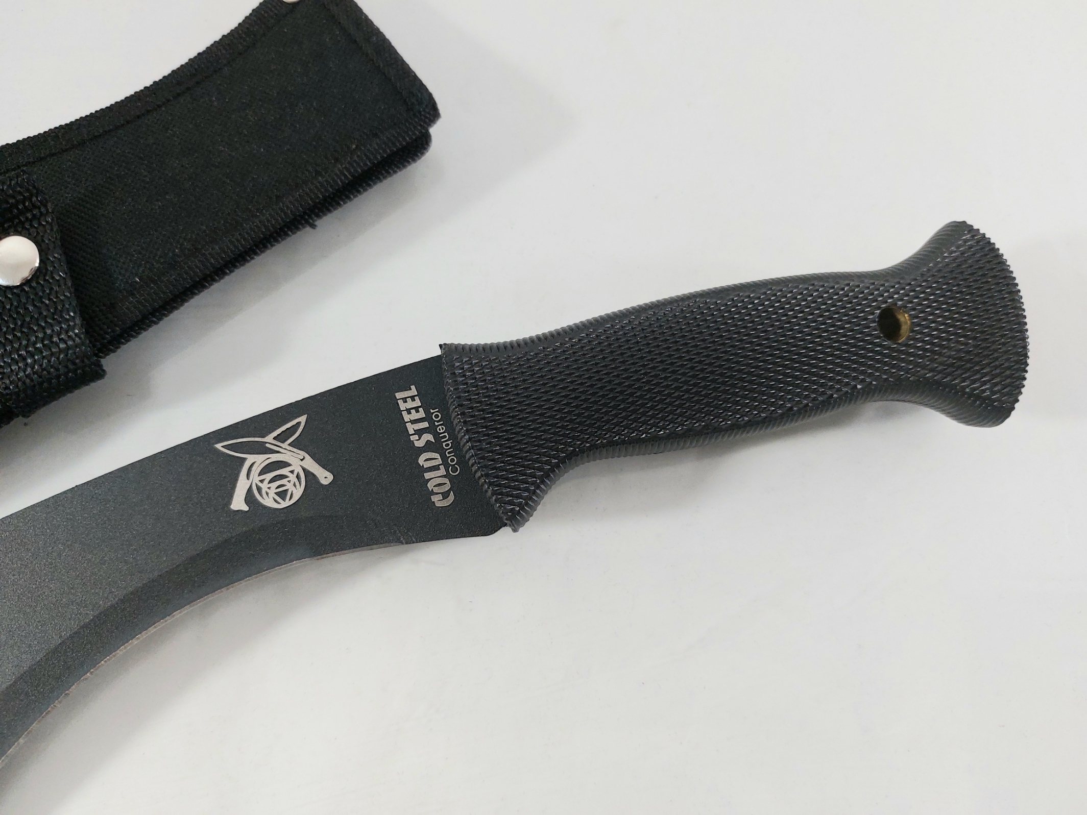KUKRI кукри / мачете модел масивен ловен нож с кания и вулканизирана дръжка