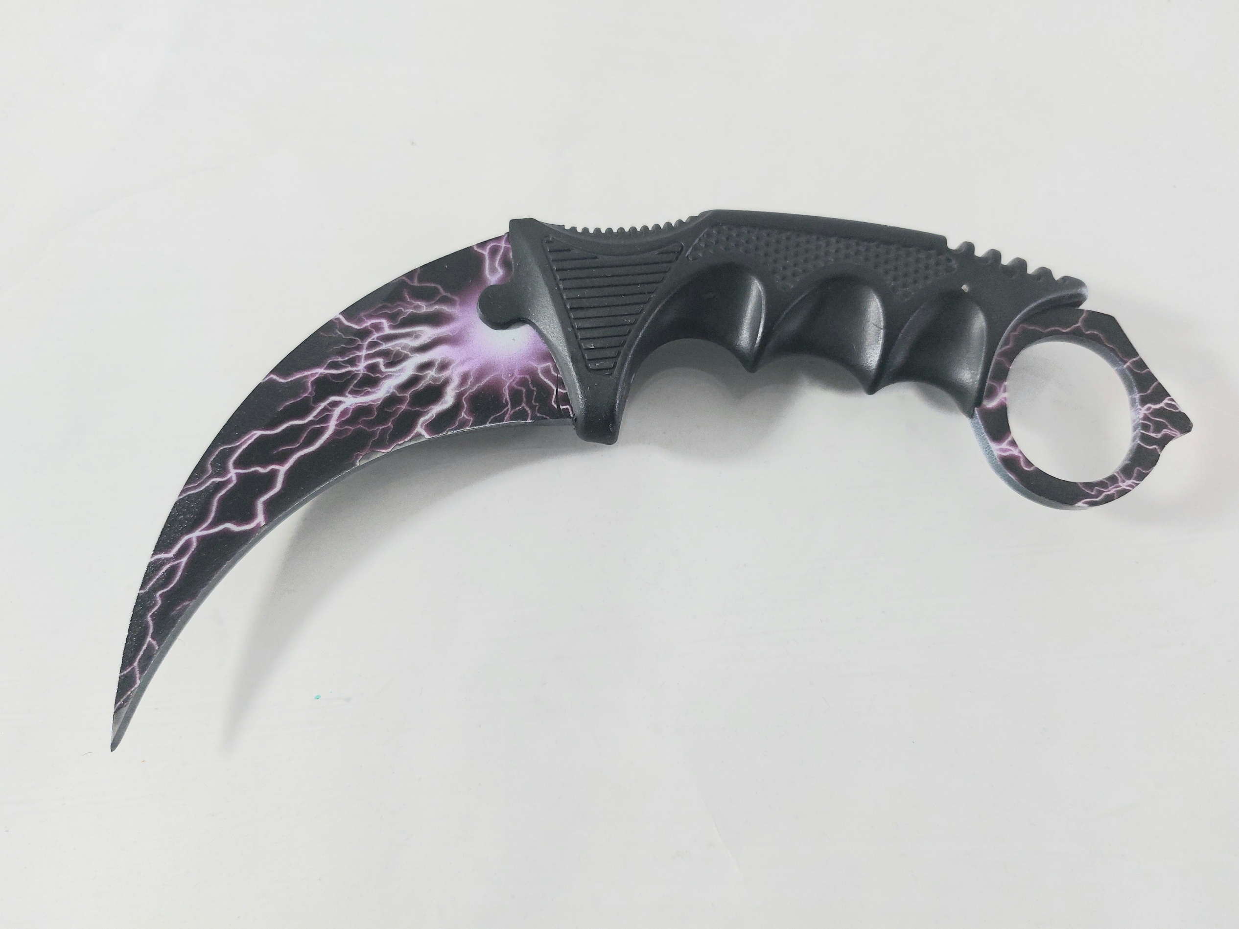Storm CS GO - karambit карамбит нож остър като бръснач Storm CS GO - karambit карамбит нож остър като бръснач