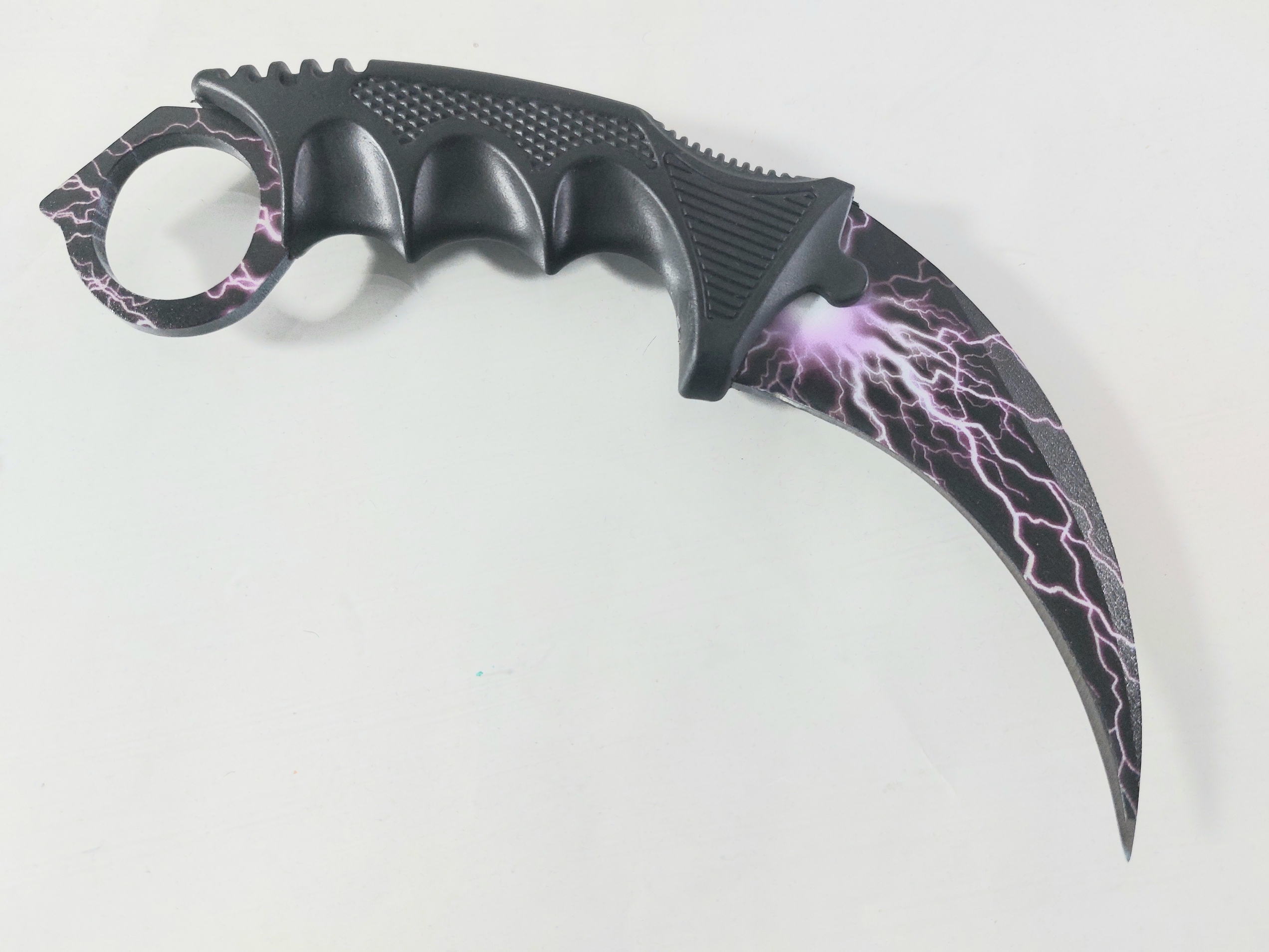 Storm CS GO - karambit карамбит нож остър като бръснач Storm CS GO - karambit карамбит нож остър като бръснач