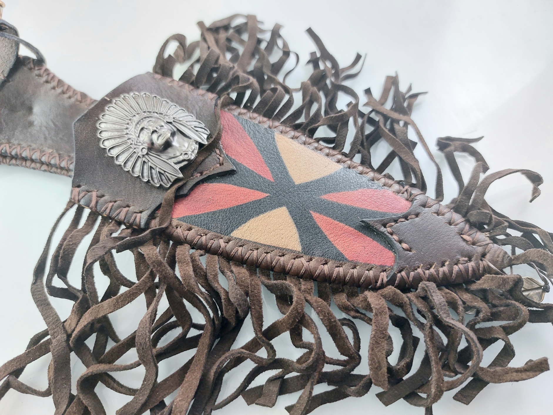 Ловен нож ръчно направен от дамаска стомана и кост от щраус