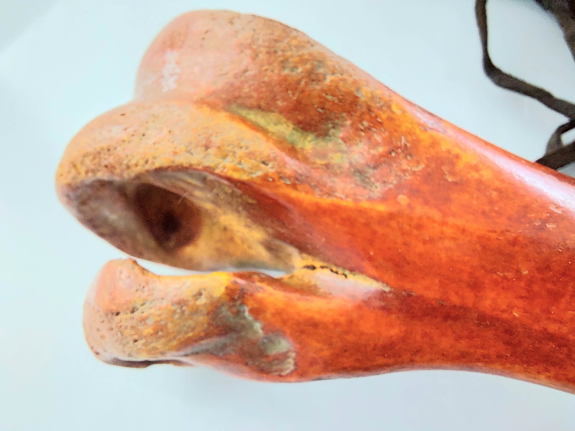 Ловен нож ръчно направен от дамаска стомана и кост от щраус