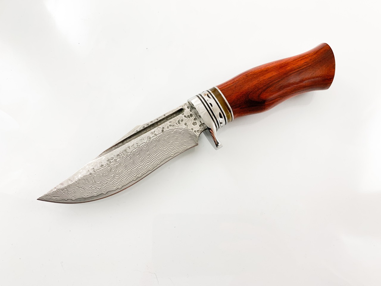 Класически ловен нож от японска дамаска стомана , Абаносово дърво
