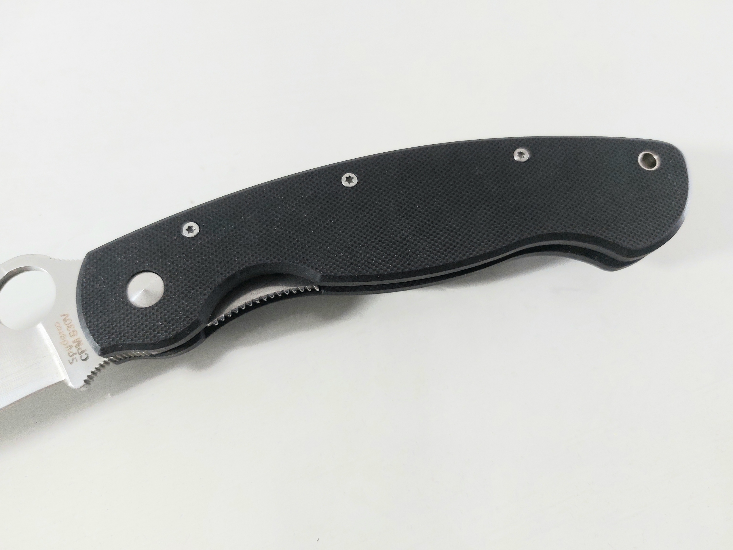 Spyderco CPM-S30V-сгъваем джобен нож с гладко острие