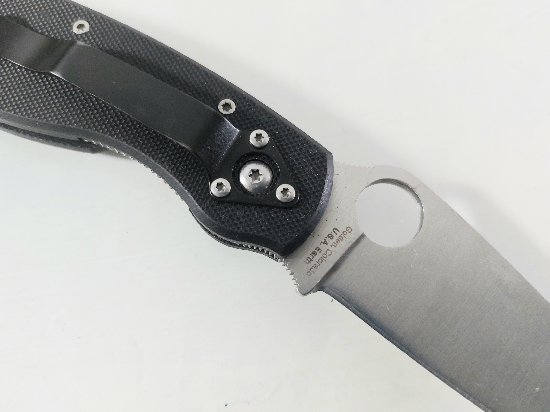 Spyderco CPM-S30V-сгъваем джобен нож с гладко острие