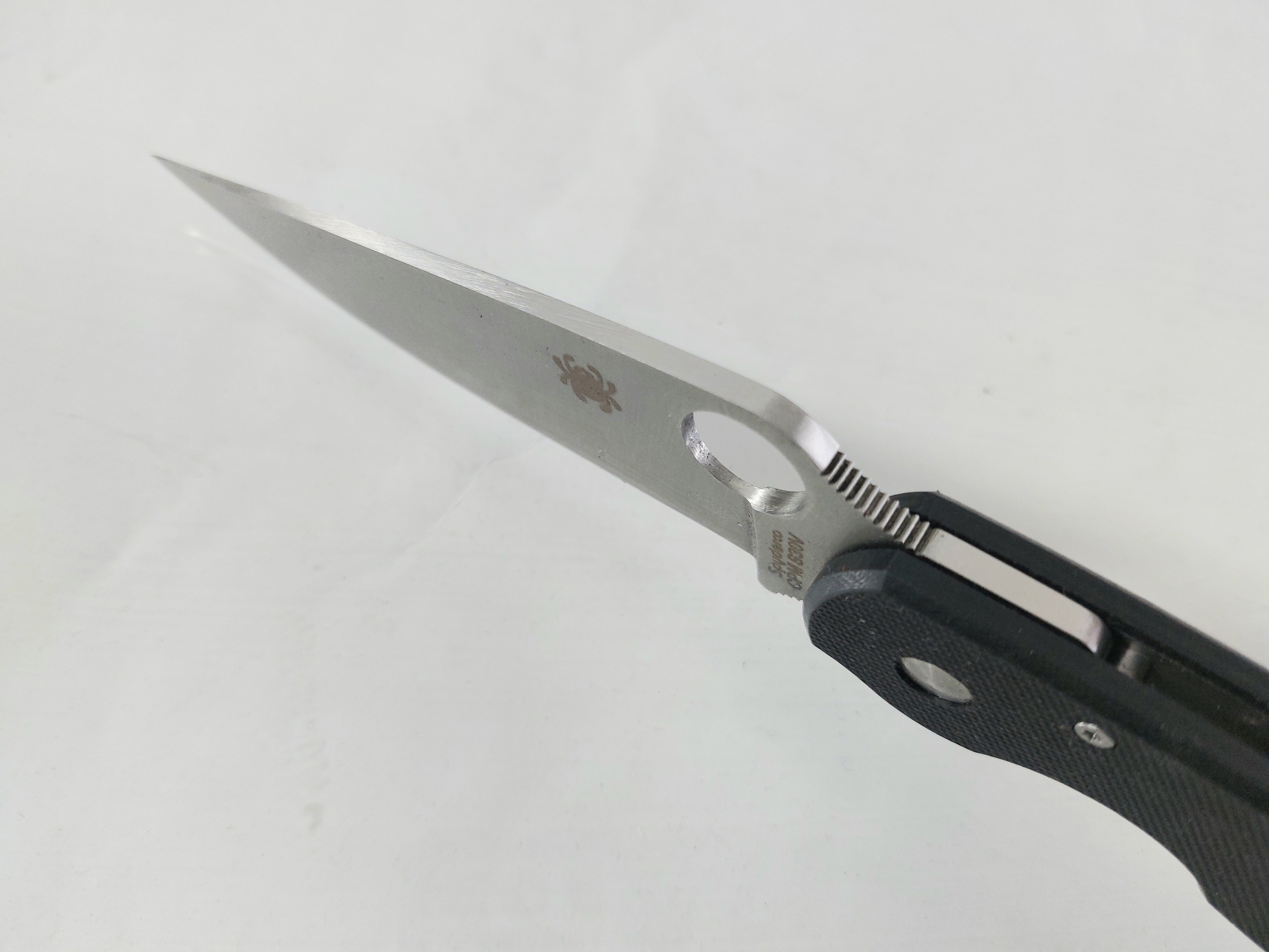 Spyderco CPM-S30V-сгъваем джобен нож с гладко острие