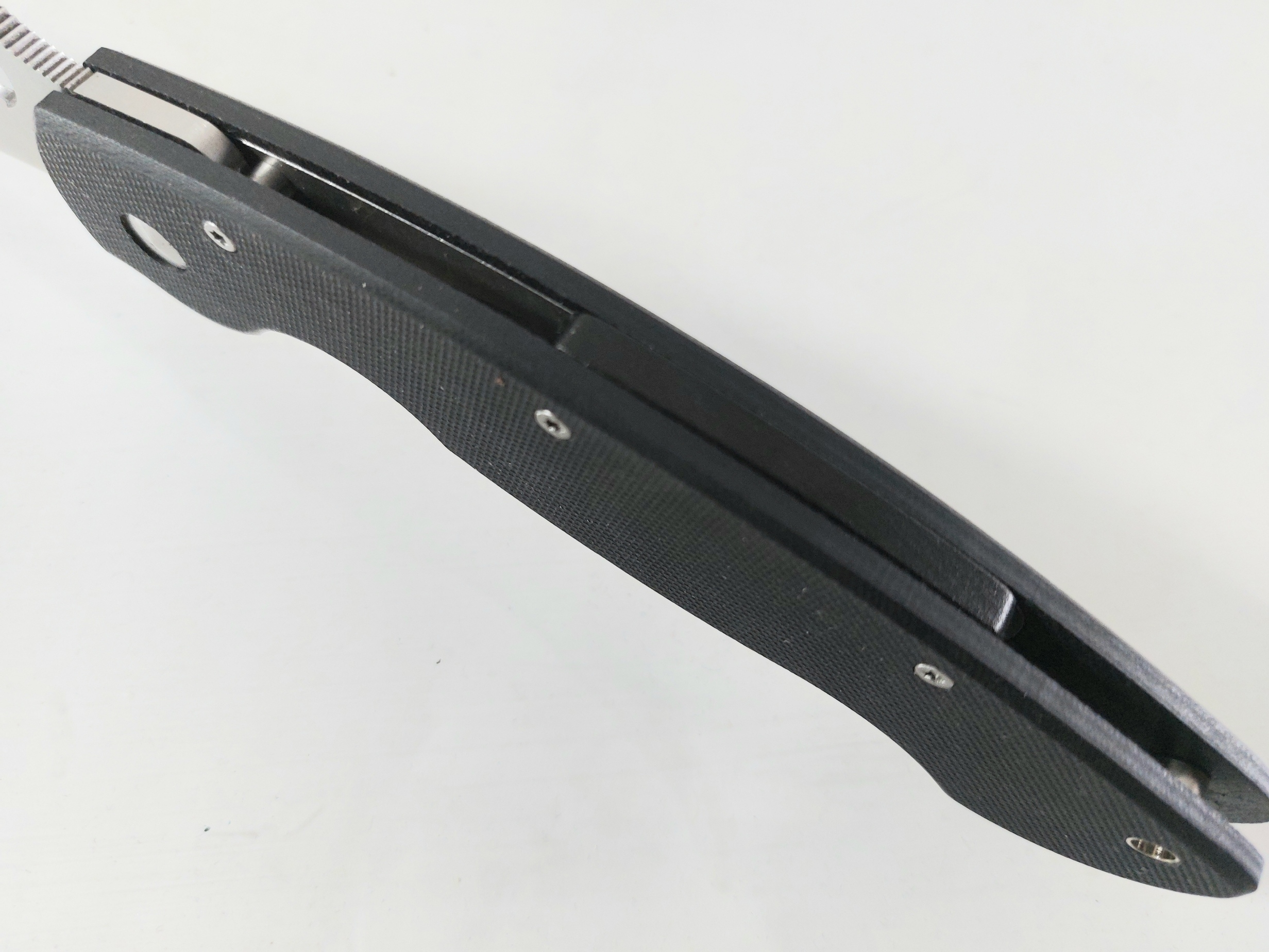 Spyderco CPM-S30V-сгъваем джобен нож с гладко острие