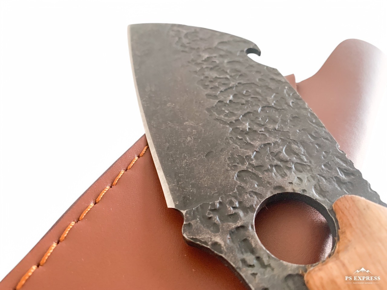 Тактически сатър "Hunter’s Forge" с кожена кания