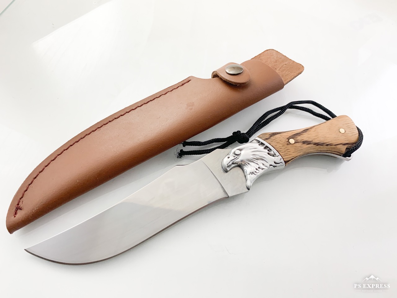 Руски ловен нож Орел с кожена кания остър като бръснач подходящ за лов