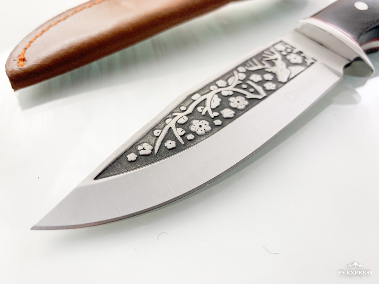 Руски ловен нож фултанг с гравиран Оленъ Елен на острието