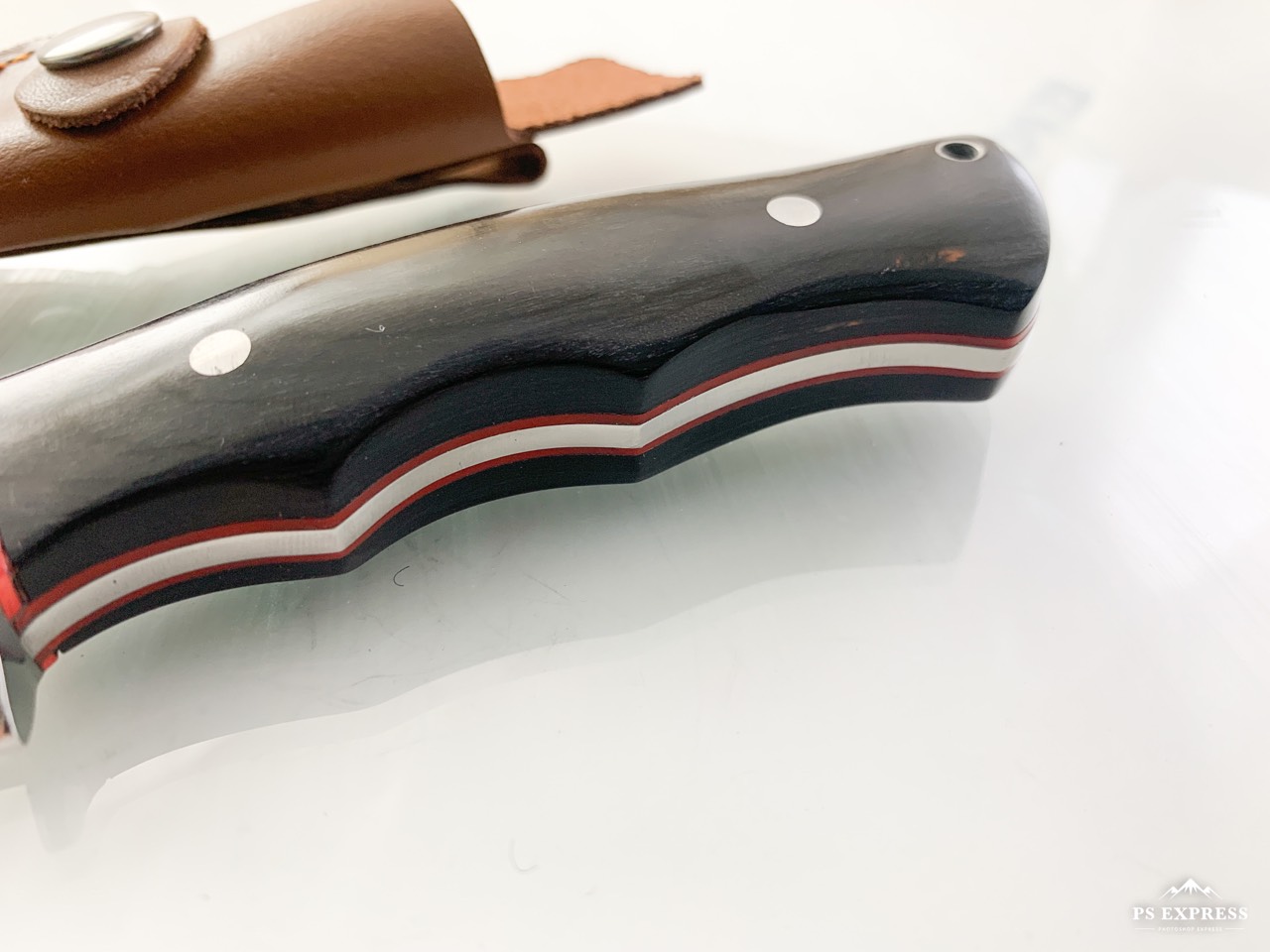 Руски ловен нож фултанг с гравиран Оленъ Елен на острието