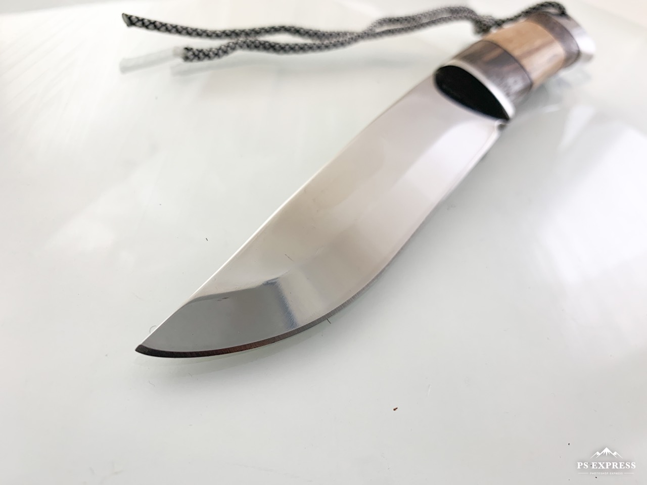 Руски ловен нож с кожена кания и паракорд - Медведев