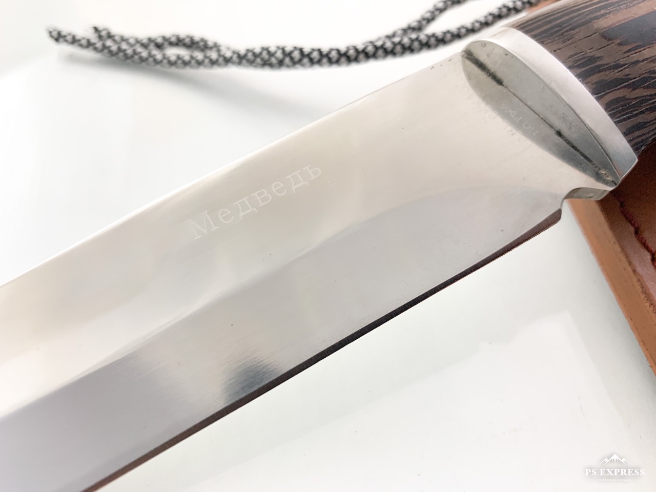 Руски ловен нож с кожена кания и паракорд - Медведев