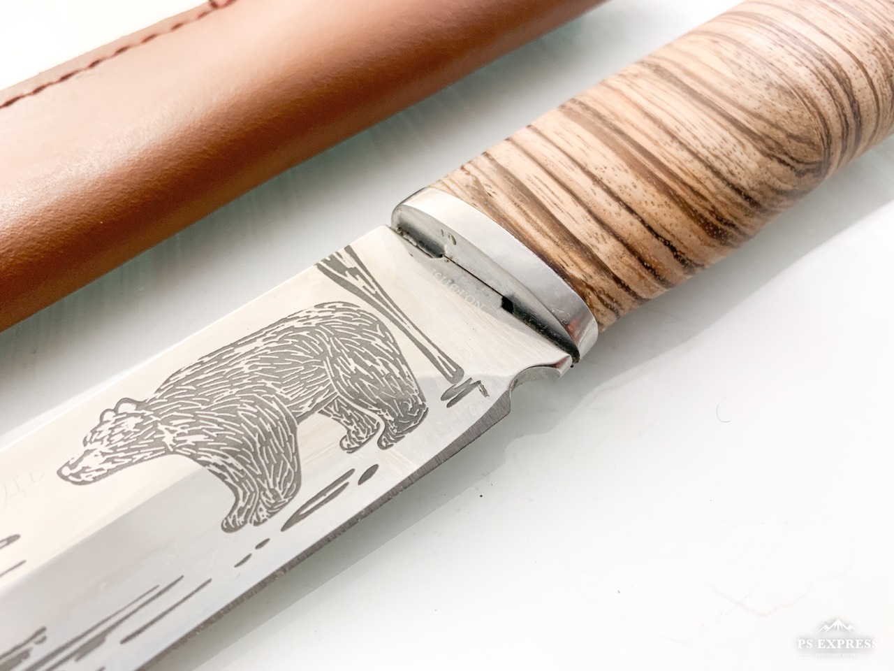 Руски ловен нож с гравирана Мечка на острието сталъ 65 х13