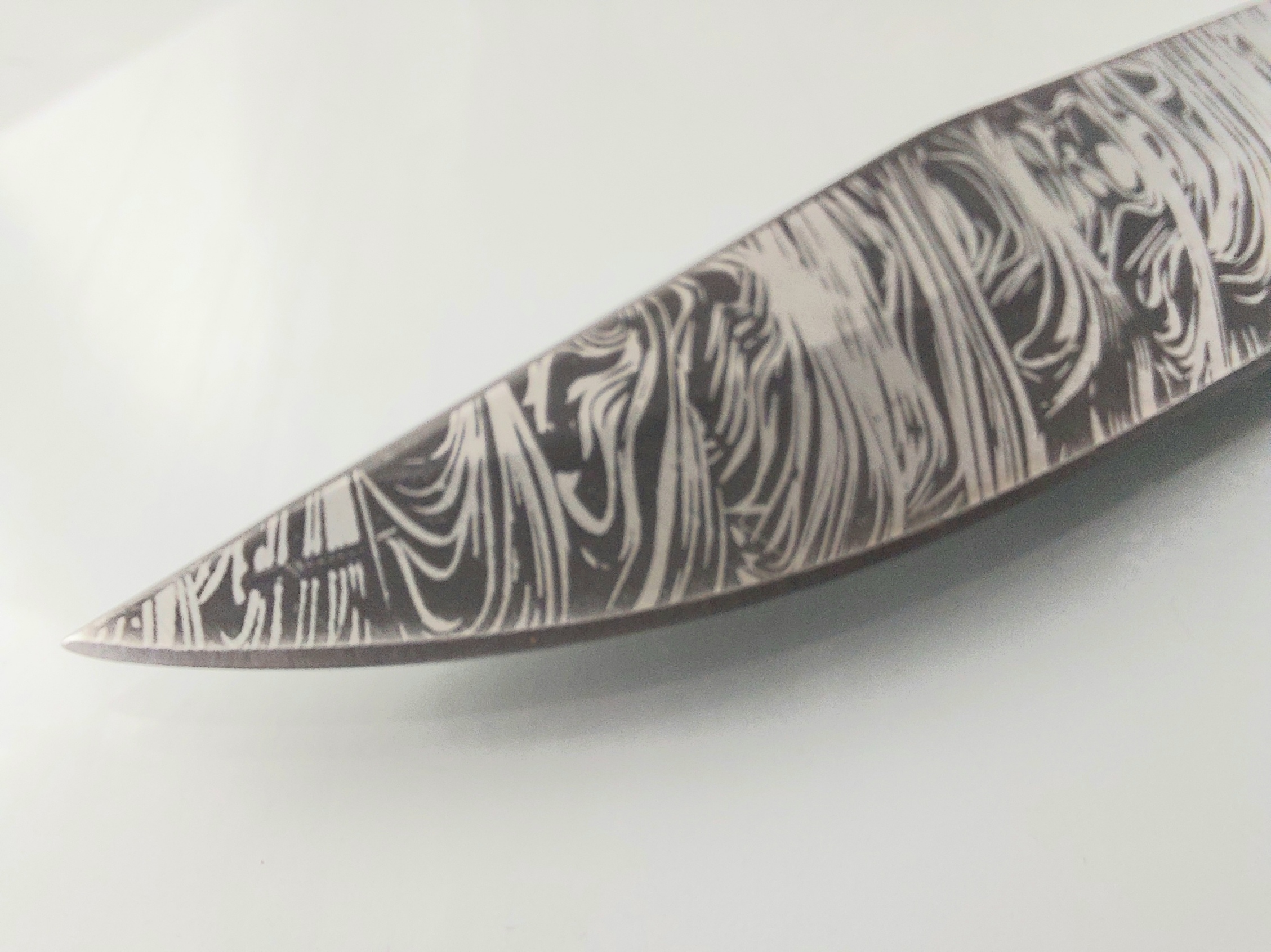 Руски ловен нож с кания шарка имитираща дамаската стомана