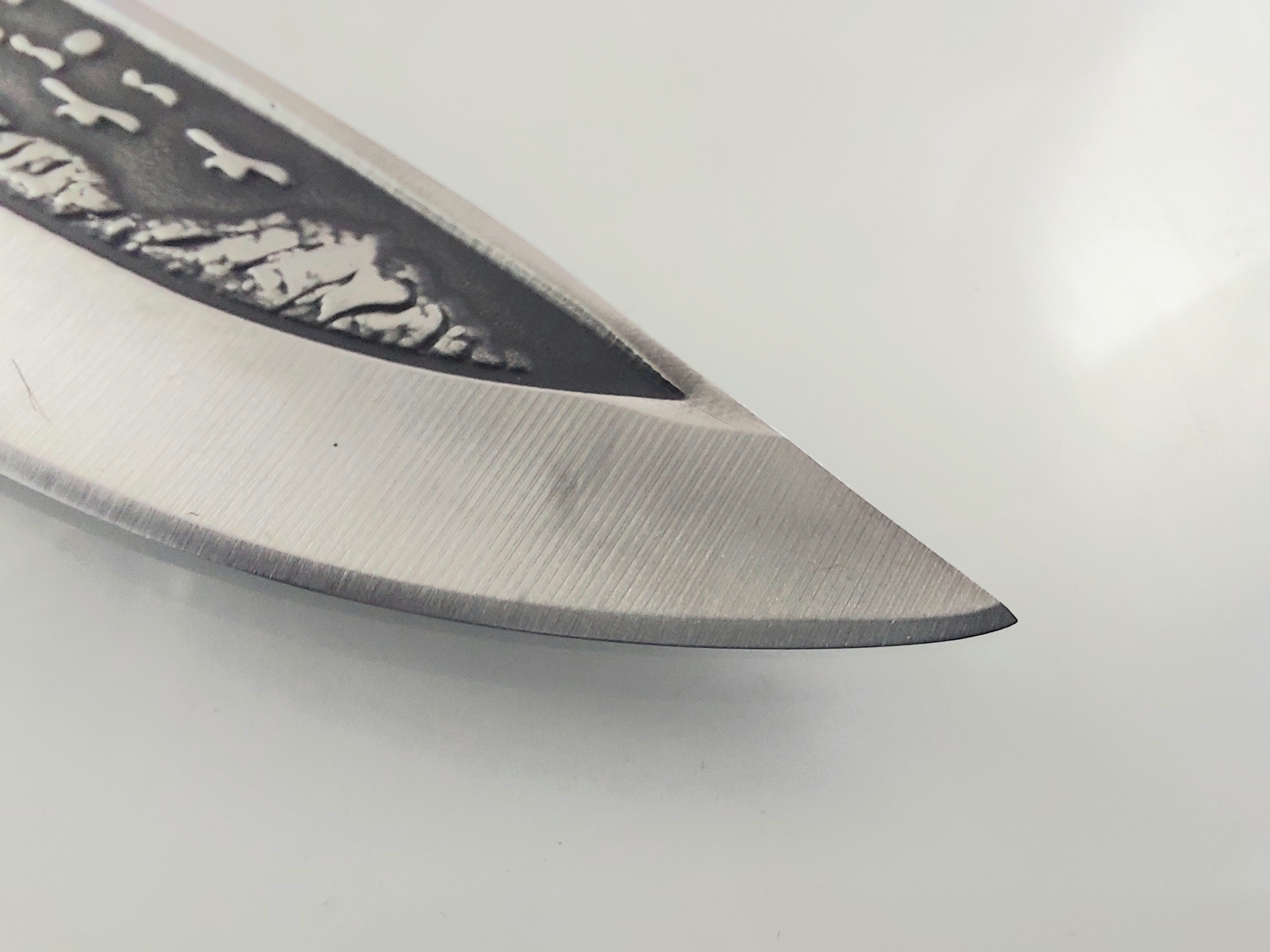 Руски ловен нож фултанг с инкрустиран ловец на острието - Охотник стал 65х13