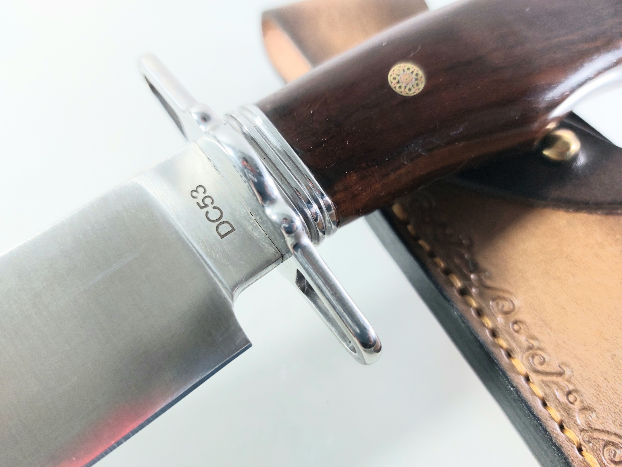Bowie knife Ръчно направен ловен нож с кожена кания стомана DC53 - VipEver