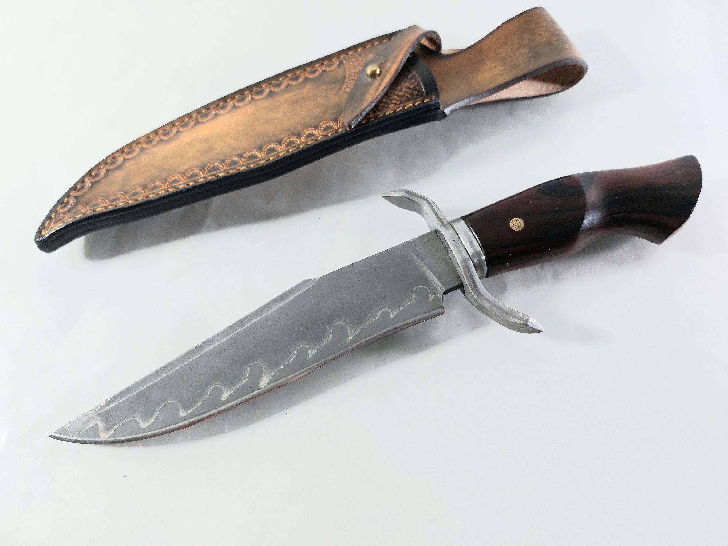 Bowie knife Ръчно направен ловен нож от японска дамаска стомана с VG 10 сърцевина