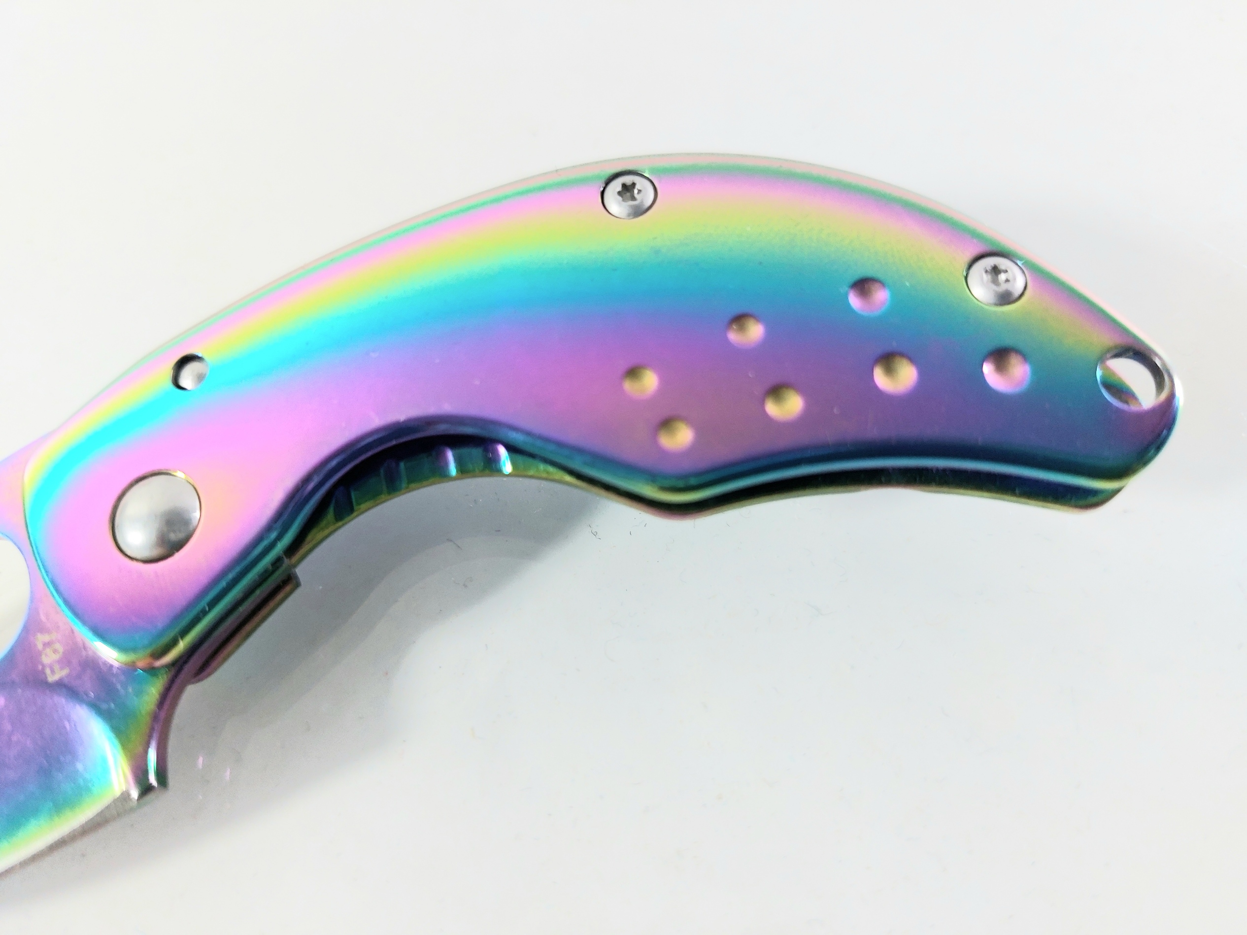 Малко сгъваемо джобно метално ножче F87 Rainbow Малко сгъваемо джобно метално ножче F87 Rainbow