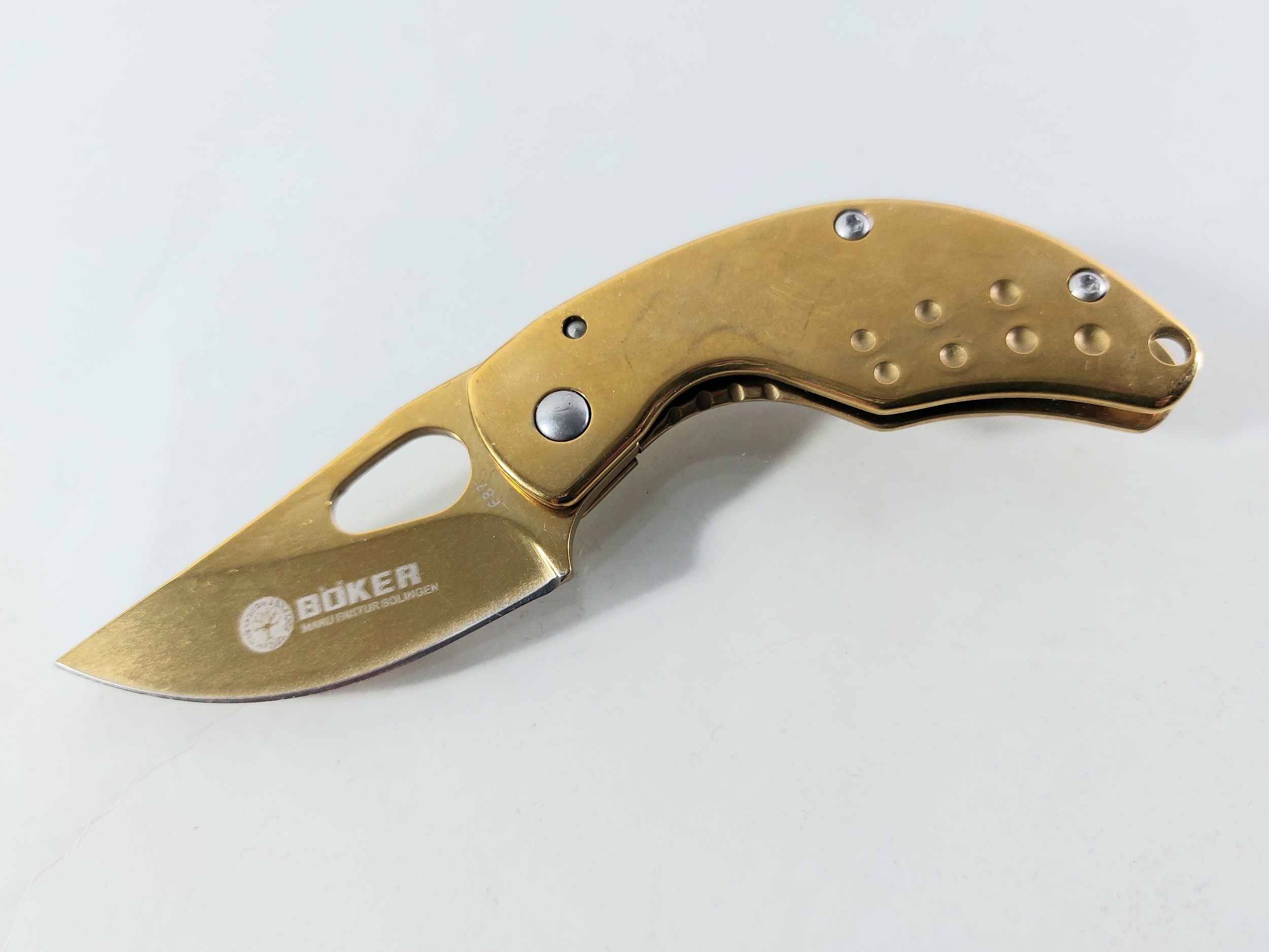 Малко сгъваемо джобно метално ножче F87 Gold Малко сгъваемо джобно метално ножче F87 Gold