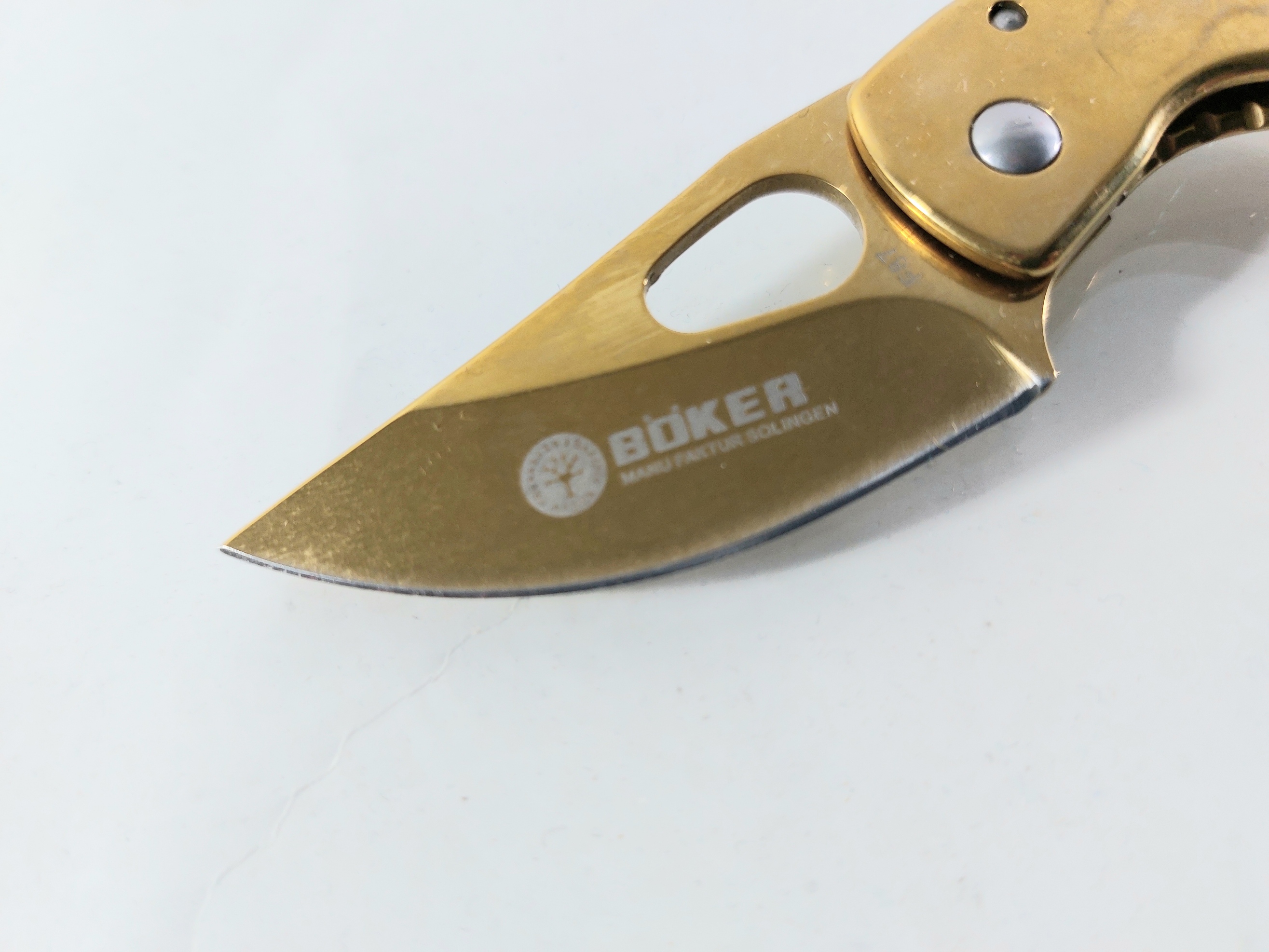 Малко сгъваемо джобно метално ножче F87 Gold Малко сгъваемо джобно метално ножче F87 Gold