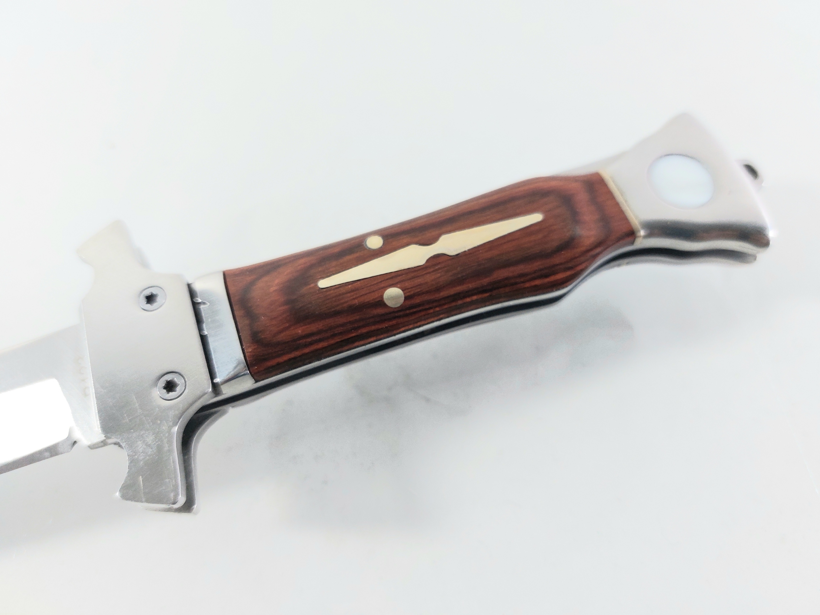 Columbia pocket knife B123 Сгъваем джобен нож с дръжка от дърво Columbia pocket knife B123 Сгъваем джобен нож с дръжка от дърво