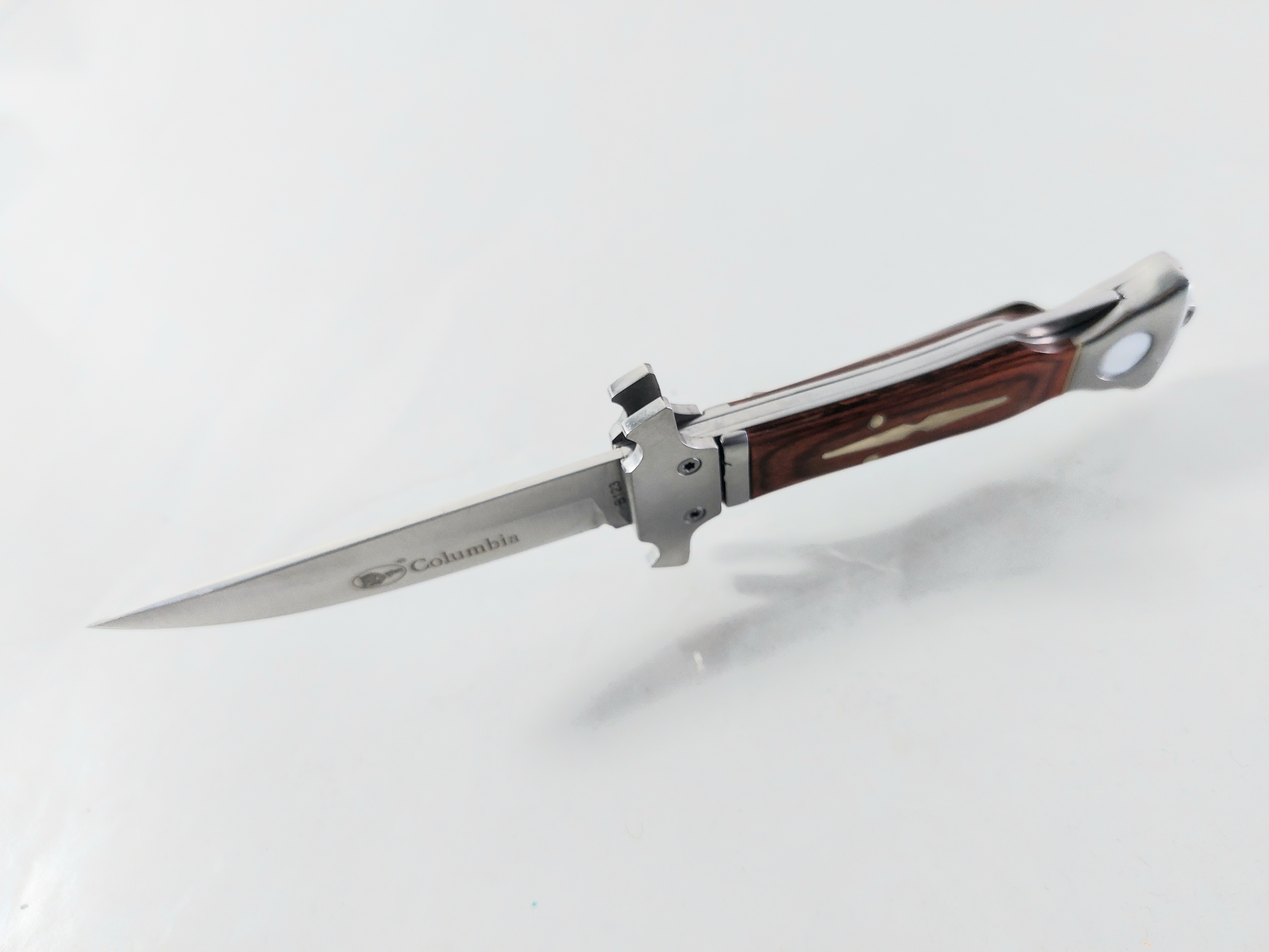 Columbia pocket knife B123 Сгъваем джобен нож с дръжка от дърво Columbia pocket knife B123 Сгъваем джобен нож с дръжка от дърво