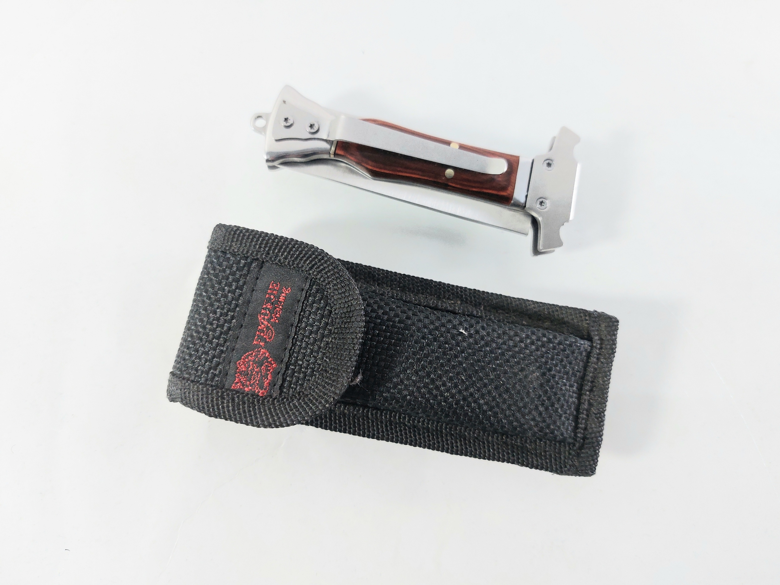 Columbia pocket knife B123 Сгъваем джобен нож с дръжка от дърво Columbia pocket knife B123 Сгъваем джобен нож с дръжка от дърво