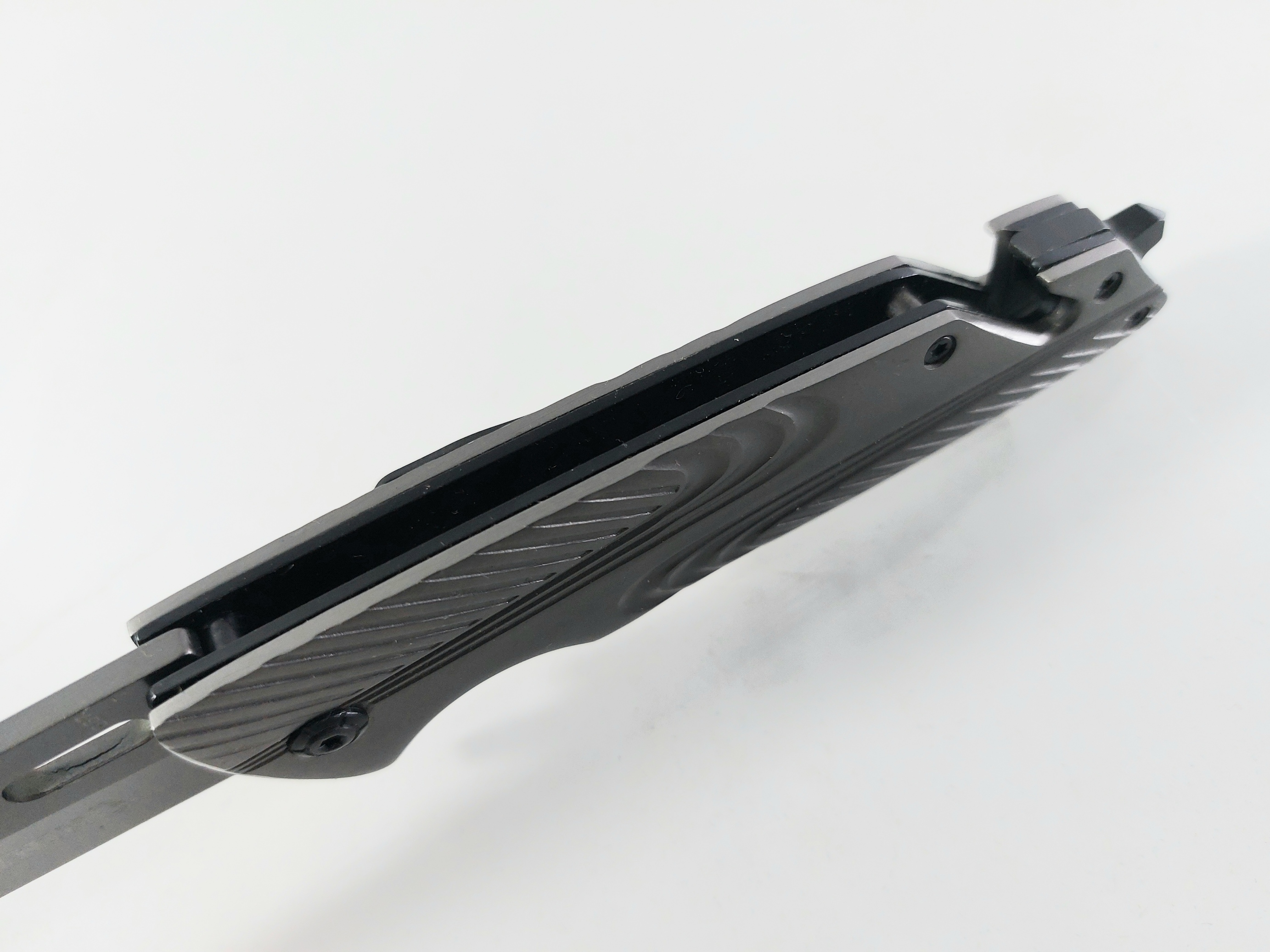 Browning 367 - Сгъваем автоматичен изцяло метален нож с иноксово покритие Browning 367 - Сгъваем автоматичен изцяло метален нож с иноксово покритие