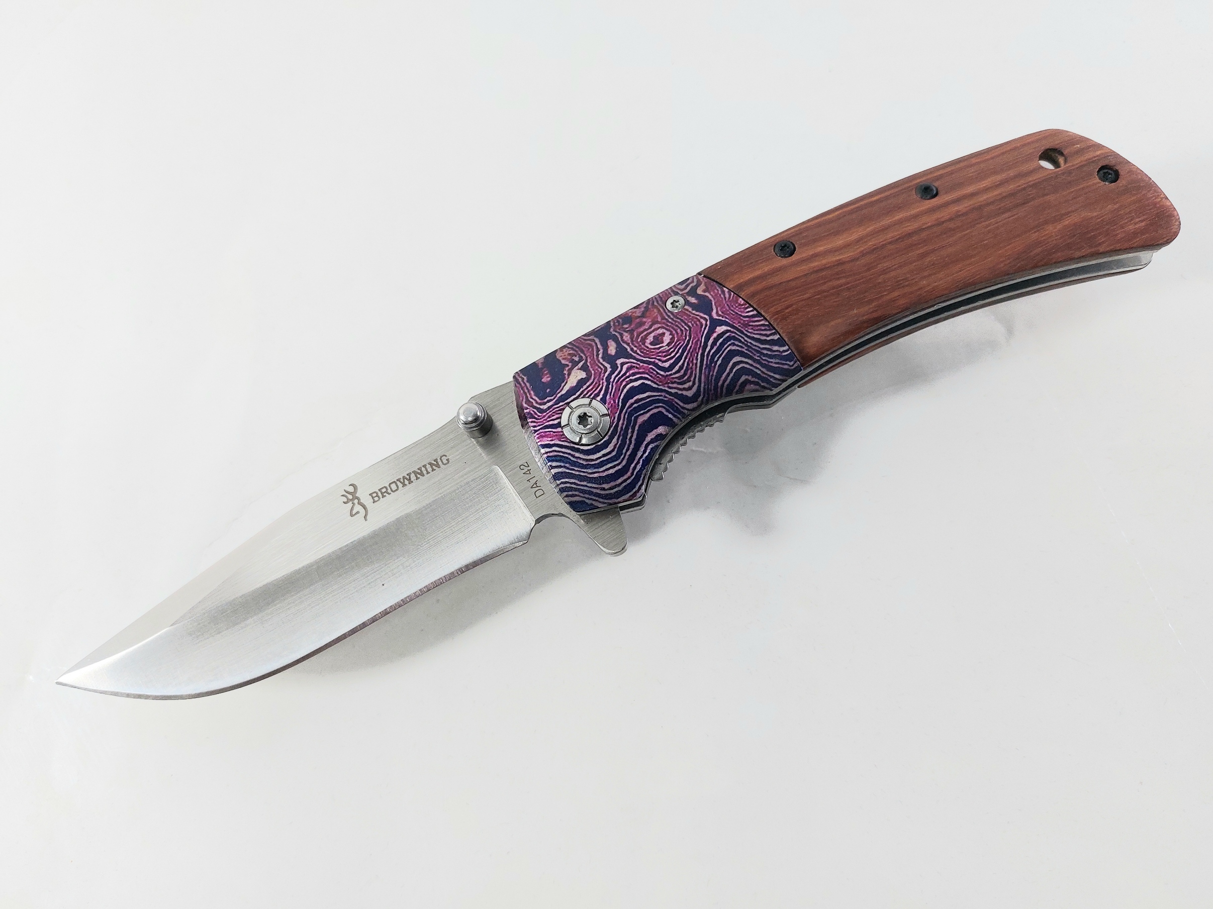 Browning DA142 - Сгъваем автоматичен масивен нож с дървени чирени ифлорални метални елементи