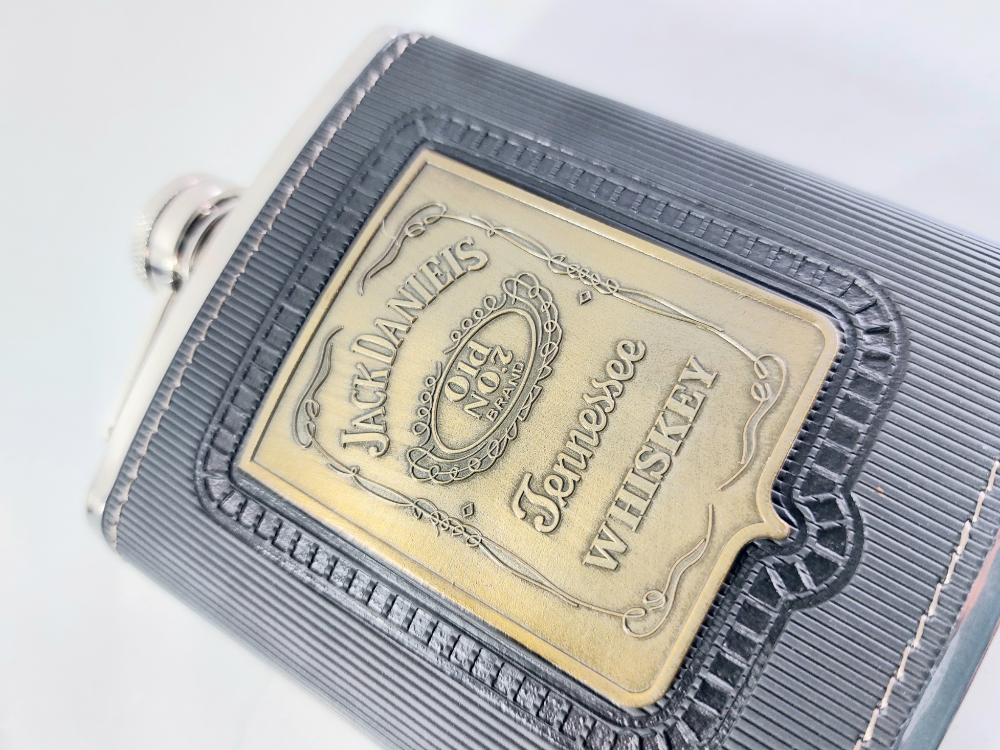 Манерка с лого Jack Daniels black steel кожен обков и месингова плочка